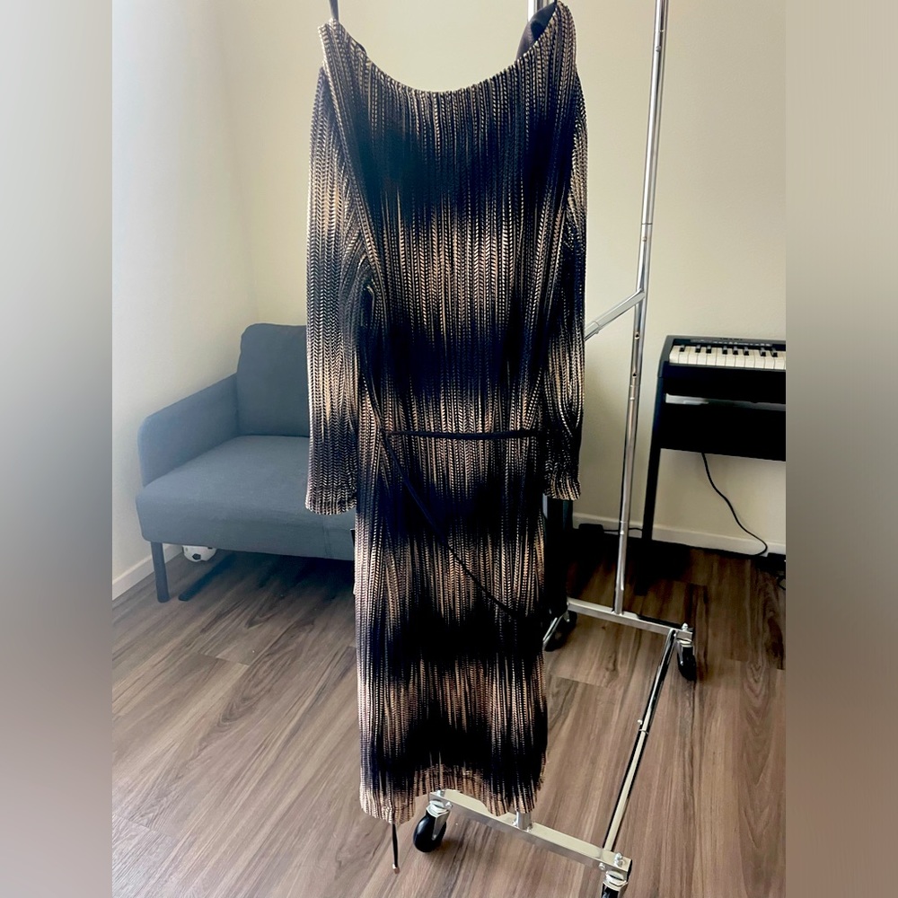 Professional Dress. Midi.